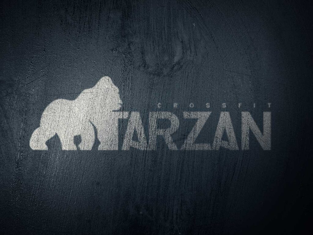 Aplicación del logotipo de marca deportiva sobre textura metálica con efecto realista.